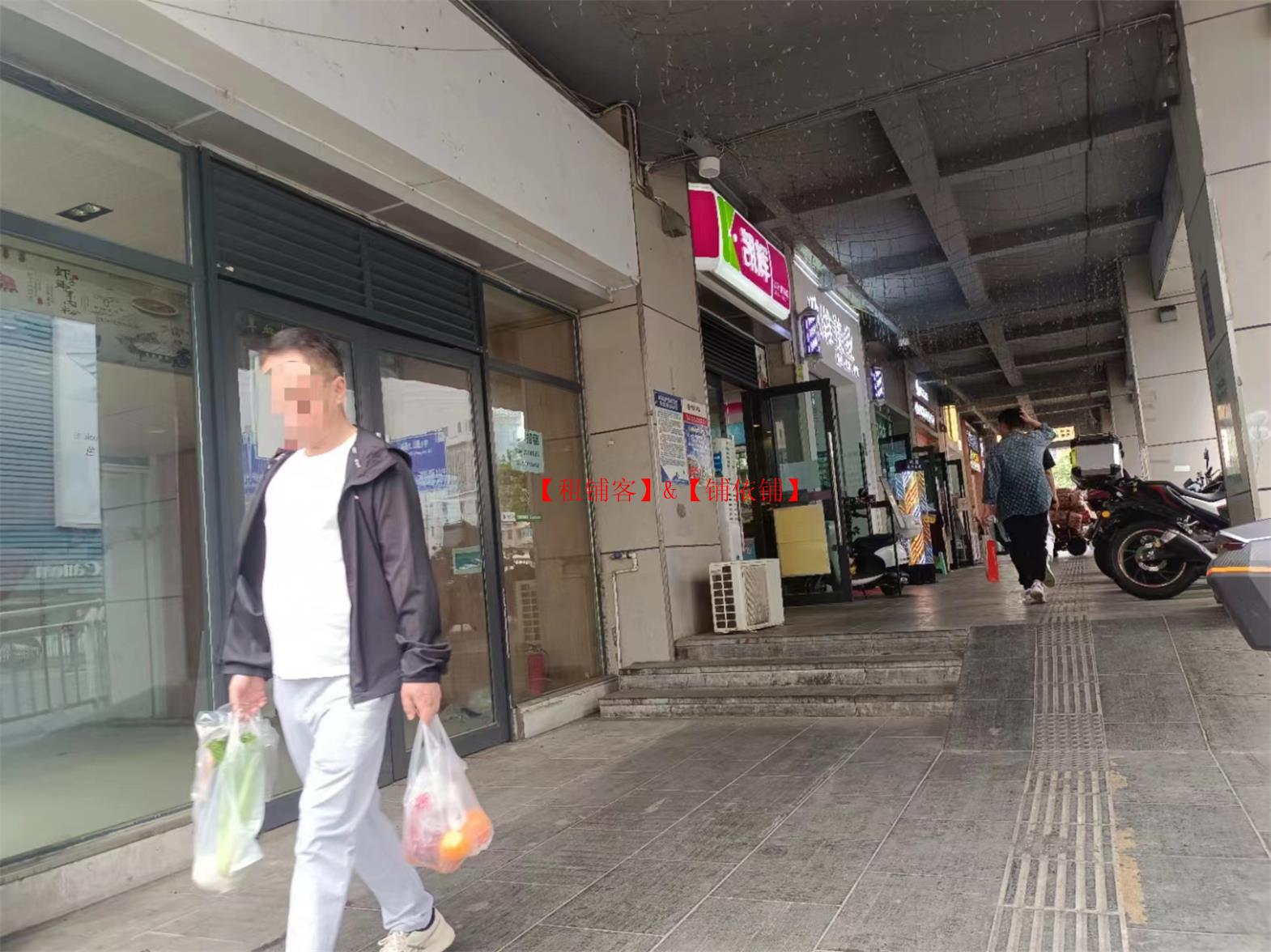 南明区东方明珠一楼门面出租 520平  可分租